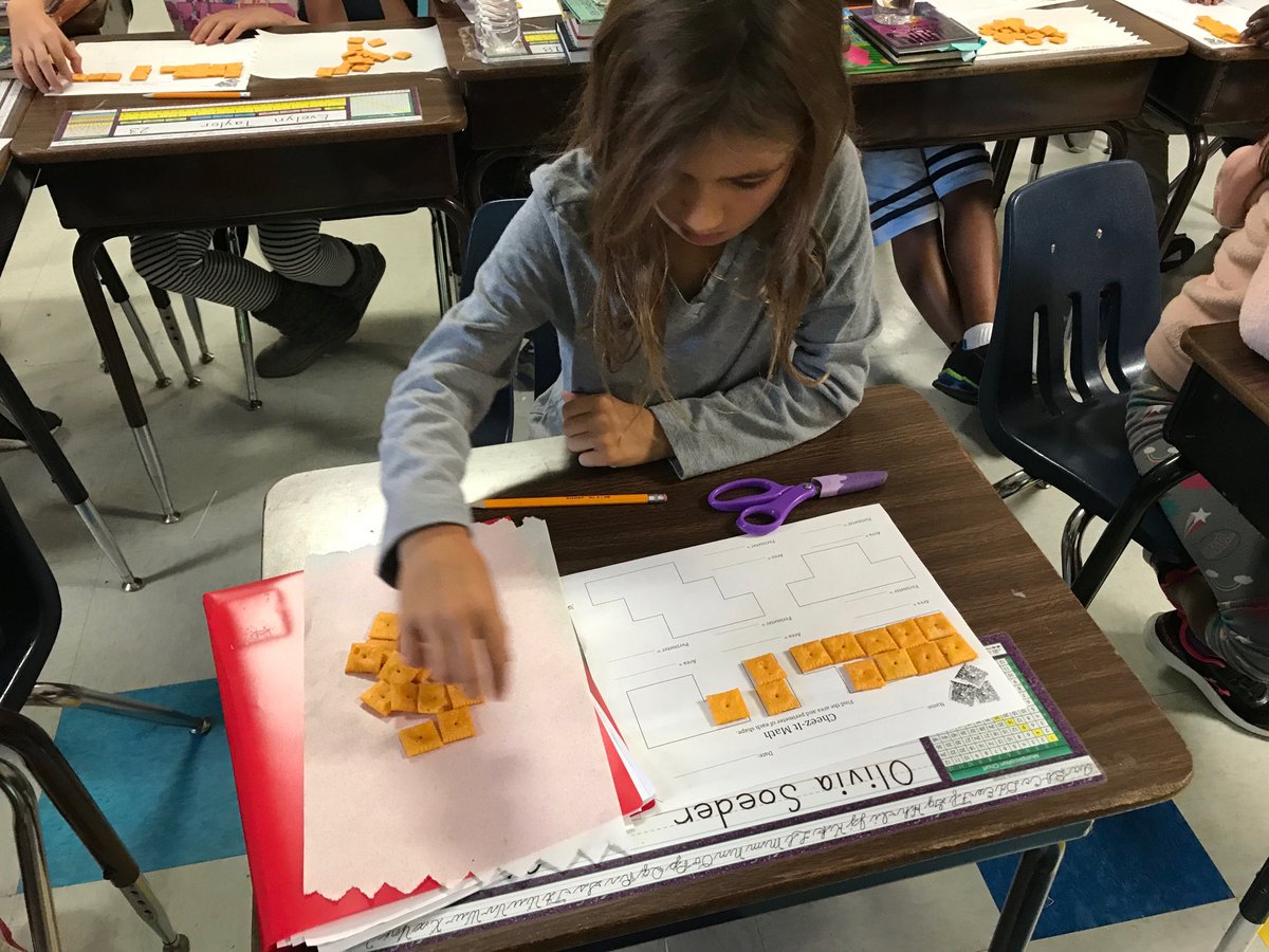 beccafausett94's tweet photo. Learning about area & perimeter can be delicious! #eatyourmath @HamptonOaksElem @SCPSchools https://t.co/qmsv3rvVyq