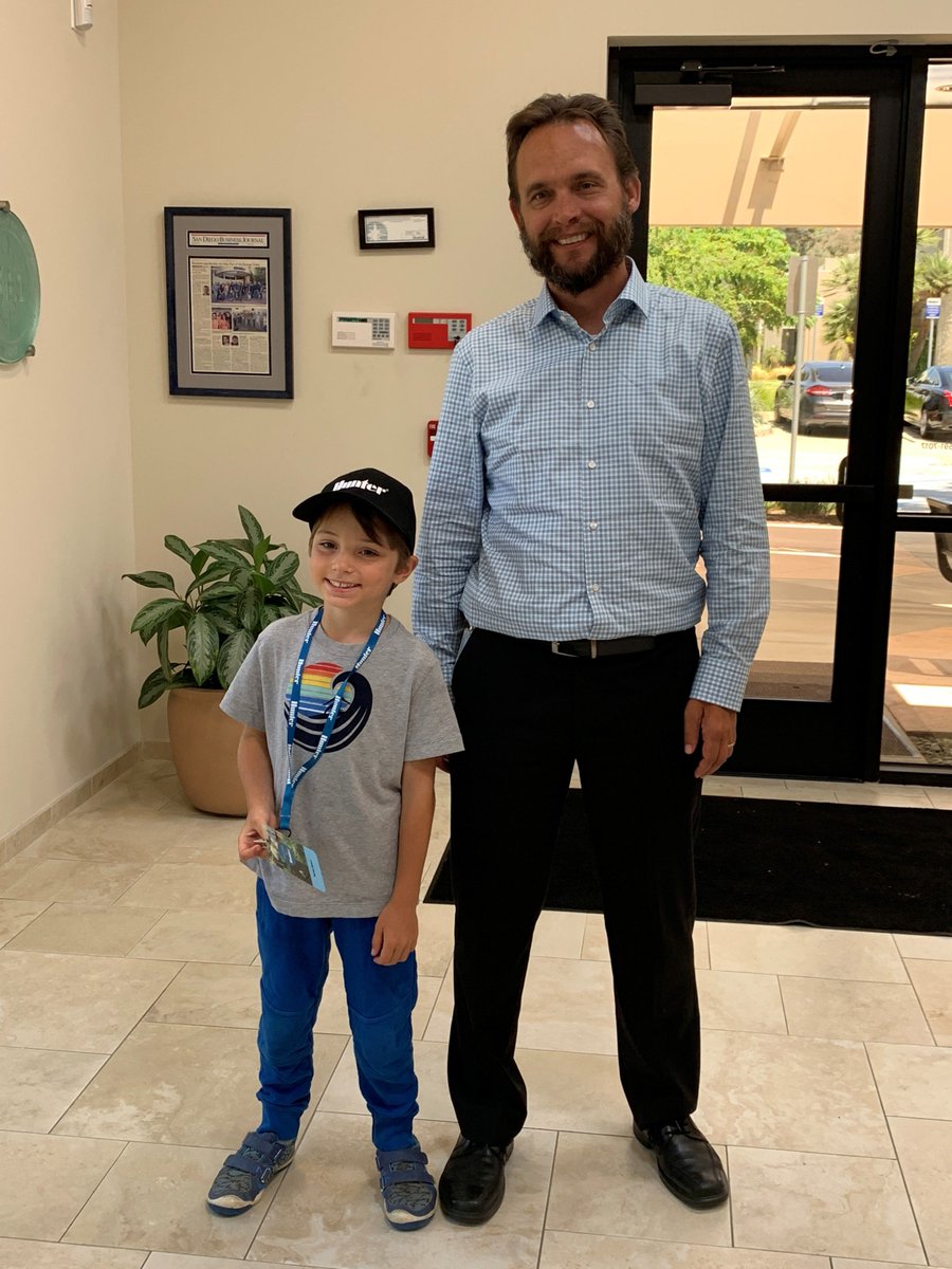 Hunter_Ind_Golf's tweet photo. Last month, 6-year-old Baxter and his mom Aura dropped by for a tour of our Southern California headquarters. He met with CEO Greg Hunter, where he received a personalized I-40 rotor. A true Hunter fan! Thanks for visiting, Baxter! #HunterIndustries #irrigation #futurecontractor https://t.co/8e8QTKnCzR