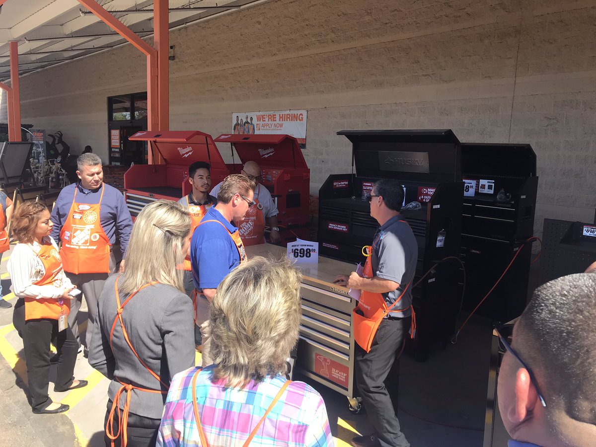 J5TB12E818's tweet photo. Great walk yesterday with RVP @DJJKsanchez.. we appreciate all the valuable information. Awesome job Molly, Jaime, and Jen for speaking very well about their business. #GO455 #WeAreTheBar #PMDpeoplefirst @rebekahbunn5 @EricGHD2 @DHRM_mjackson https://t.co/7EfsmeSblY