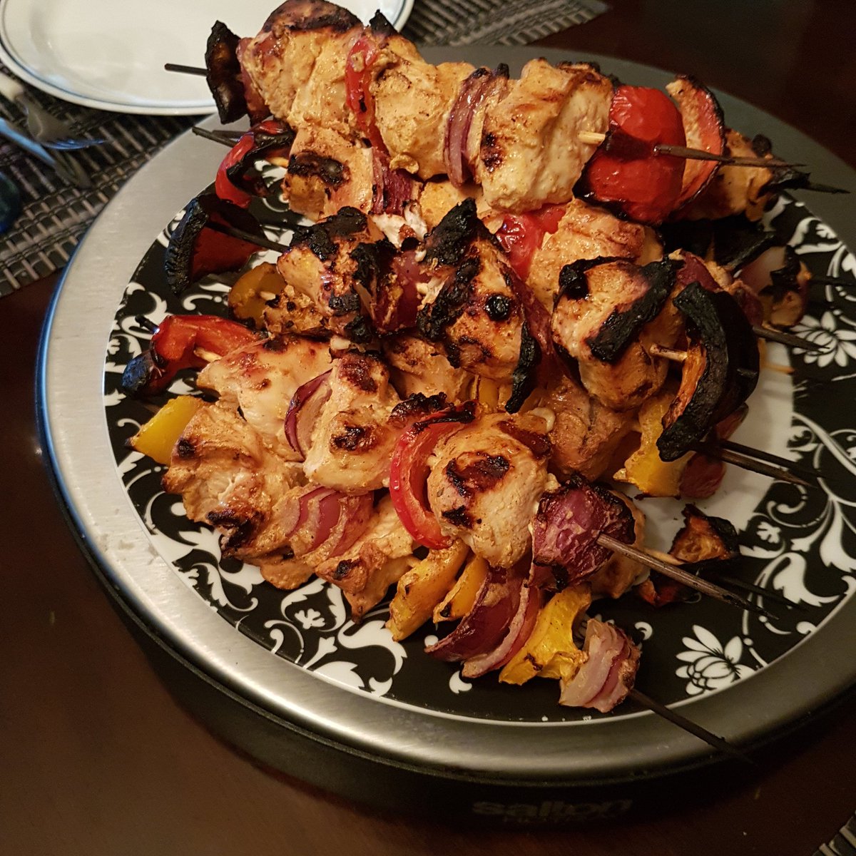 EatingFocused's tweet photo. Get the recipe for these amazing kabobs! https://t.co/pRfDXxMGPD #keto #ketodiet #weightlossjourney #weightlossjourney2019 #ketogenic #diet #ketogeniclife #ketogenicdiet #carnivore https://t.co/n1wySHe2oB