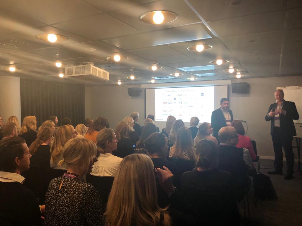 CSODEMEA's tweet photo. Full house at David Nouveau’s session ”How to engage a gold fish”! We looked into how the changes in society are modifying the way we learn &amp; engage. @QuinyxAB #TalentManagement https://t.co/KFphdzWNB9