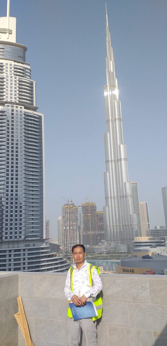 Aafu ta yakthumba pariyo dasai manaindaina tika ni lagaindaina hai sathi 

Eeee dutyma po bg dasaiko bela t 

#BurjKhalifa uae highest Tower building in the world