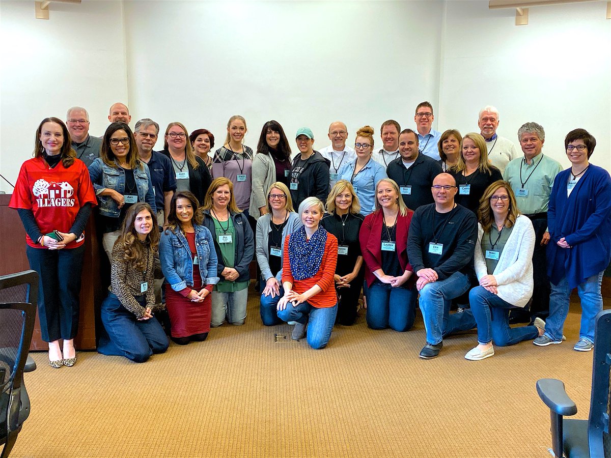 GSBWI's tweet photo. Congratulations to the GSB Sales and Marketing School Class of 2019. What a terrific group! #GSBSMS19 https://t.co/wRJuy1bu6L