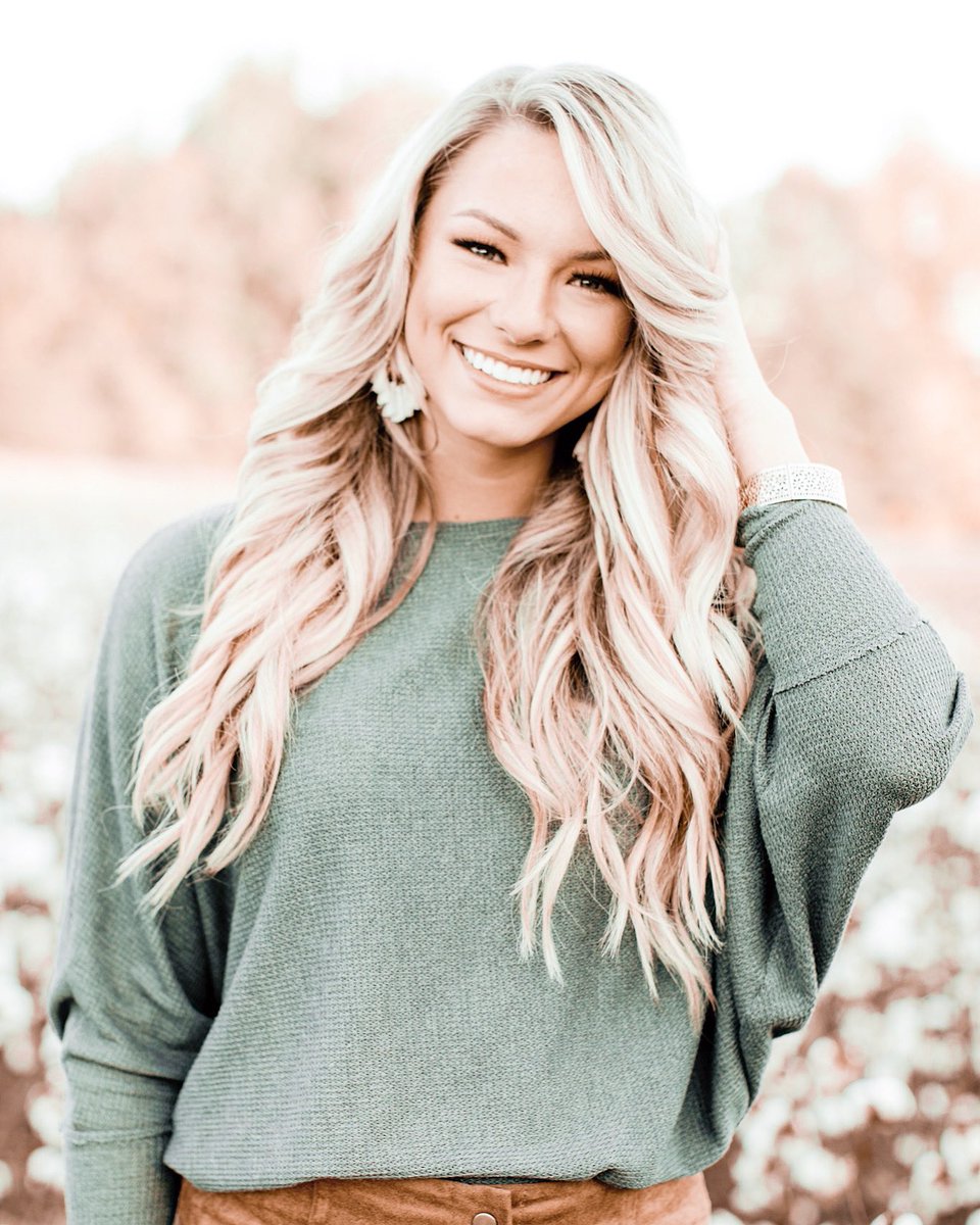 UTMartinZTA's tweet photo. ✰ We are so excited to introduce our Homecoming nominee, Hannah Lightfoot! ✰
Go bananas, vote for Hannah!! https://t.co/Wnw3izEQoa