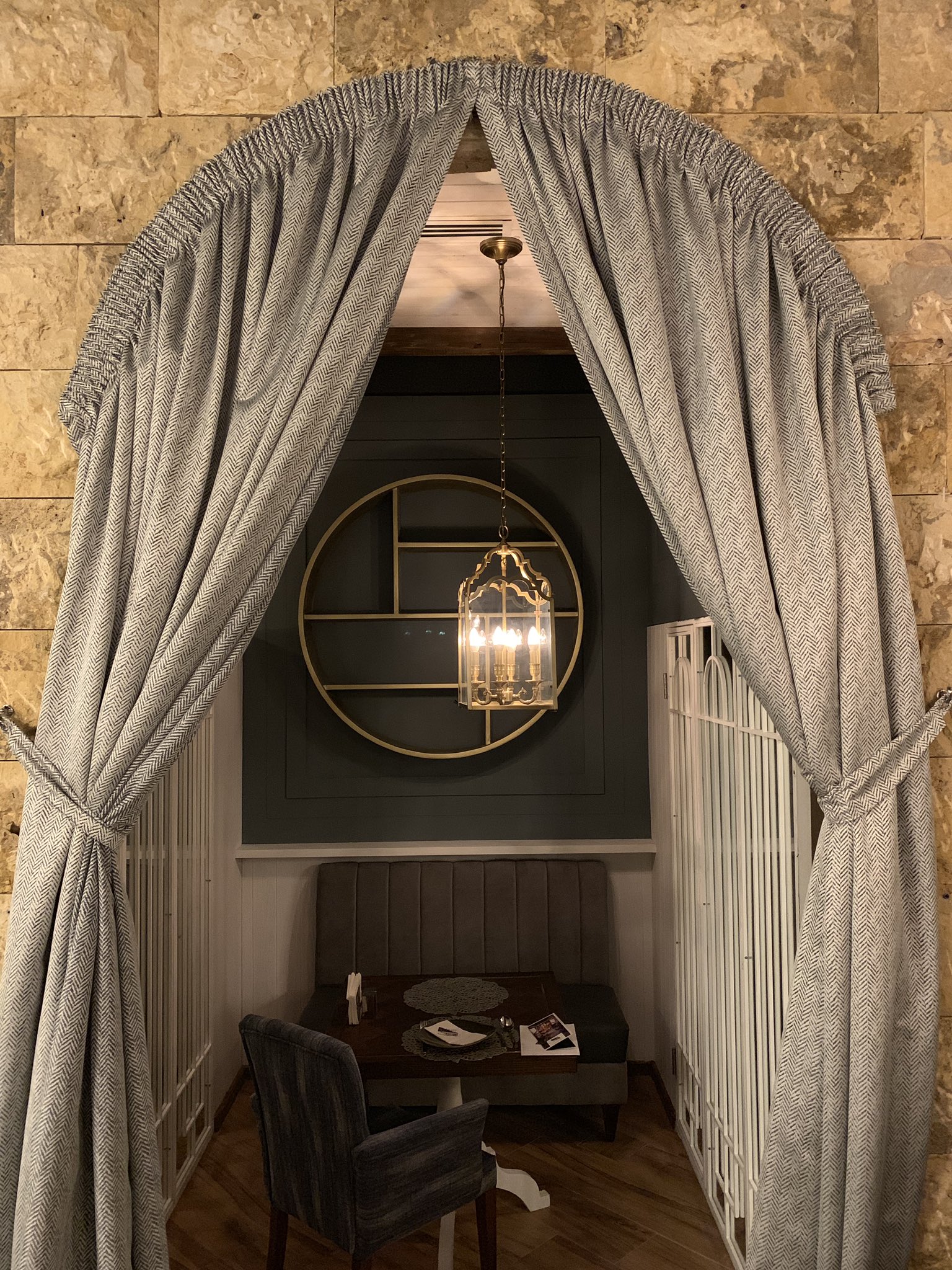 اسأل الرياض با تويتر مطاعم الأمس لأننا كنا في مكان جديد وجميل مطعم أوف وايت نزل أوف وايت 28 حي ​​الواحة طريق عثمان بن عفان المكان موضح والديكور مرتب ويفتح