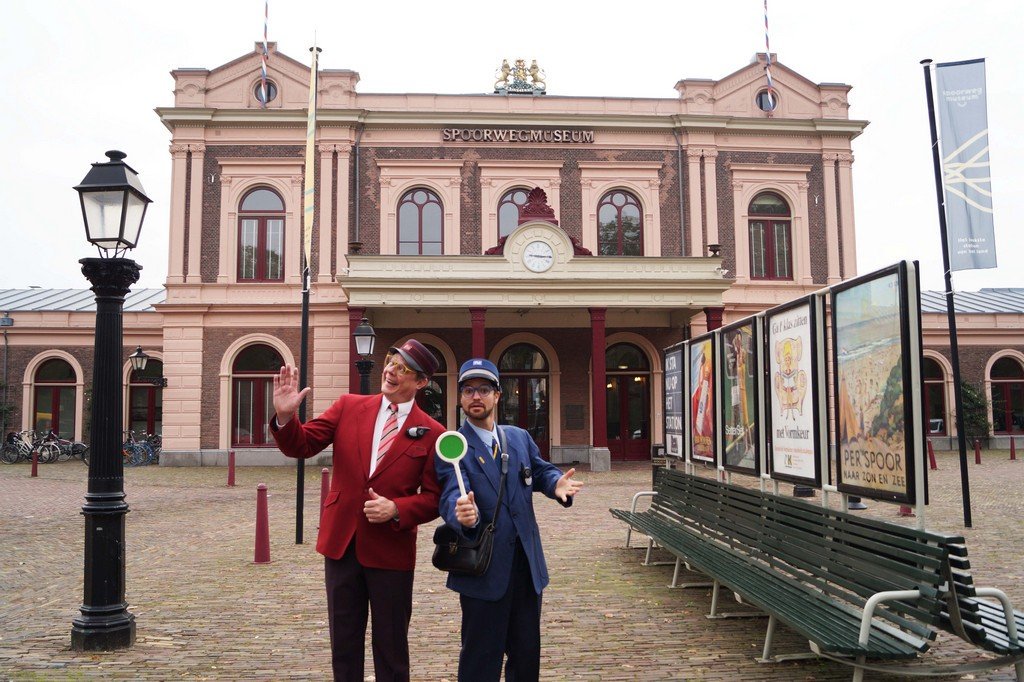 LachendeLama's tweet photo. De 10e editie van de FNV Mooidag vond plaats in het Spoorwegmuseum met onze conducteur en machinist voor extra beleving en levende bewegwijzering https://t.co/GfN4hu0uKn #fnv #mooi #spoorwegmuseum #communicatie #acteurs #congres https://t.co/Ri882790fO