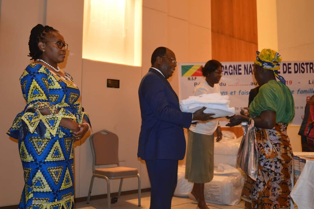 msppfifd's tweet image. Kintélé, le 2 octobre 2019- Le Premier ministre, Clément MOUAMBA, a lancé la campagne de distribution des moustiquaires imprégnées. Plus de 3 millions de moustiquaires seront mises à la disposition de plus d'un million des ménages