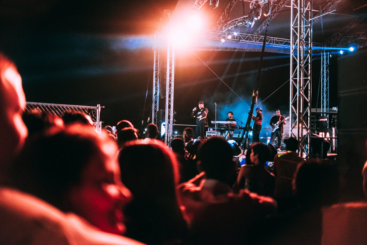 Augustobolas's tweet photo. This ain’t Jozi but you still run it X ⁦@akaworldwide⁩ X ⁦@WhkPopUp⁩ 
📸: ⁦@Augustobolas⁩ for ⁦@thephotoboooth⁩ https://t.co/suAWii7jHh