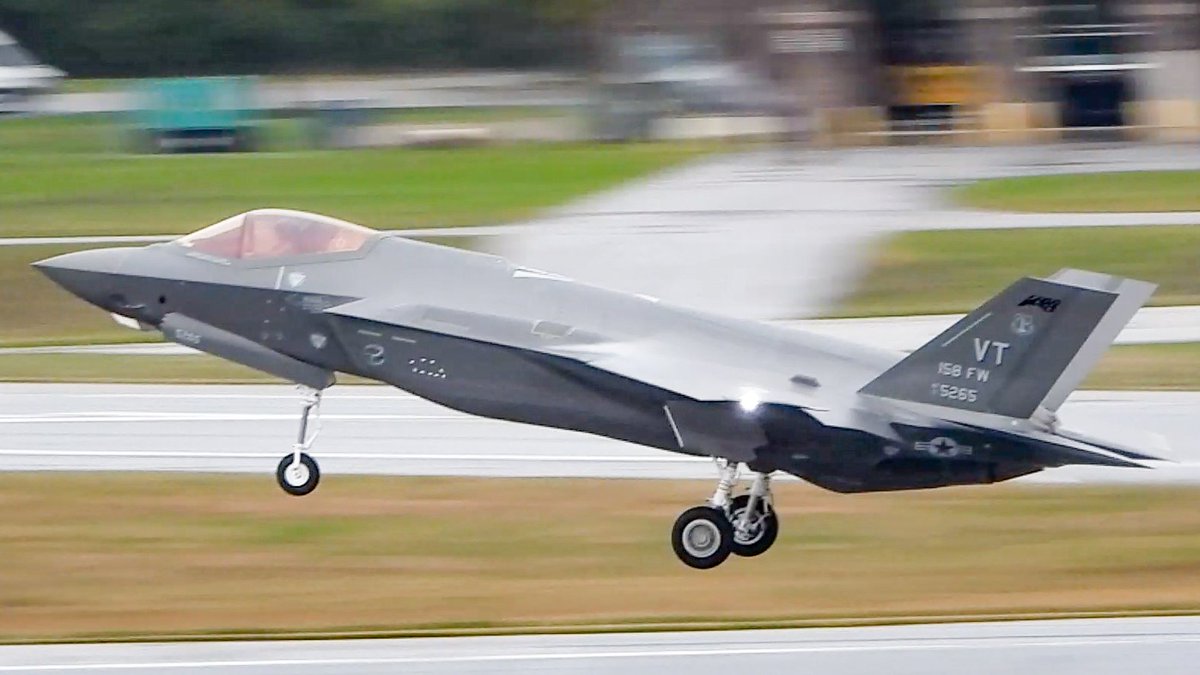 Mark__Brandon's tweet photo. VIDEO:
https://t.co/Rf9L60STzo
Welcome to @BTVAirport #PlaneSpotting! This cool #airport features many neat aircraft like @usairforce @VTNationalGuard #new #F35 :D Also #PanAm #JS31 and @FlyFrontier #A20N! #avgeek https://t.co/OXnkXyZkZj