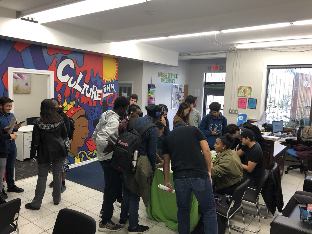 Culturelink Youth participated in a networking event in collaboration with <a href="/tridel/">Tridel Condos</a> and @BOLTprogram at our Children and Youth Centre! Thanks to everyone who came and learned about  networking, career paths, scholarships and more. See you next time! #YouthNetworking #CLYouth