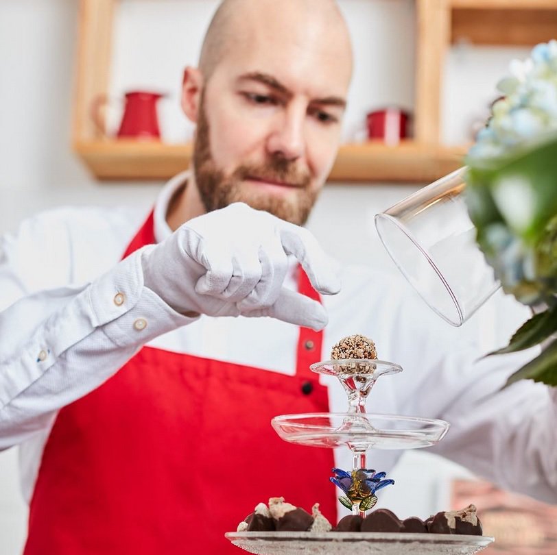 #flordkkomadrid Inicia el nuevo ciclo de Chocolate Showcooking And Tasting:una experiencia original y divertida en nuestra Fábrica de Chocolates Artesanos donde degustareis Chocolates realizados en directo acompañados de diferentes propuestas de maridaje pst.cr/HfXoz