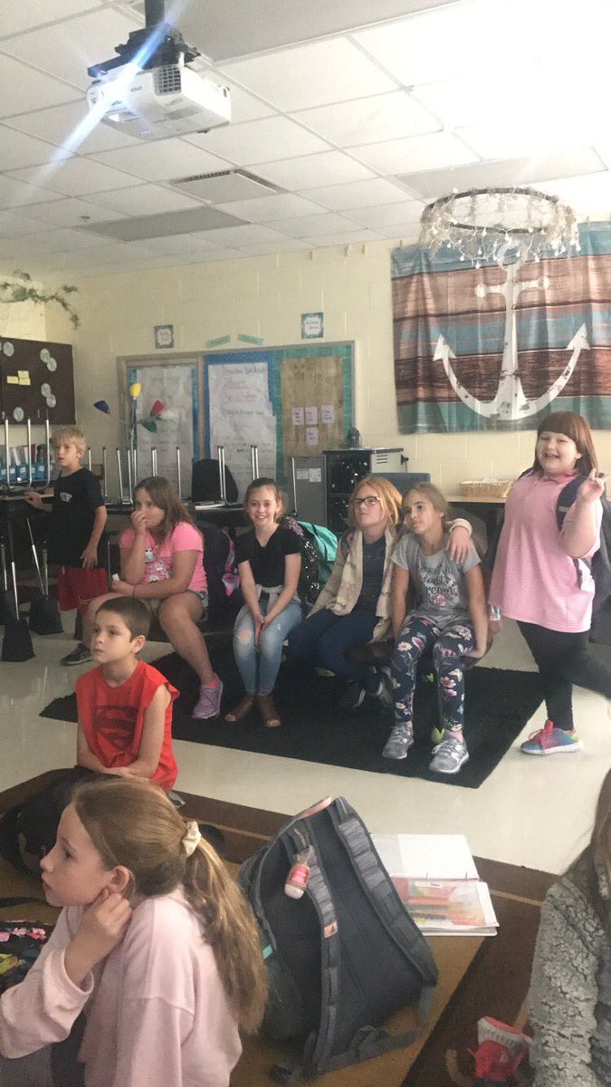 Mrs_KellyJewell's tweet photo. These kiddos are a great example of what it means to be a good friend. @bsa1968 @BuchananPirates #BEcohort1 https://t.co/tNR9MwSGeo