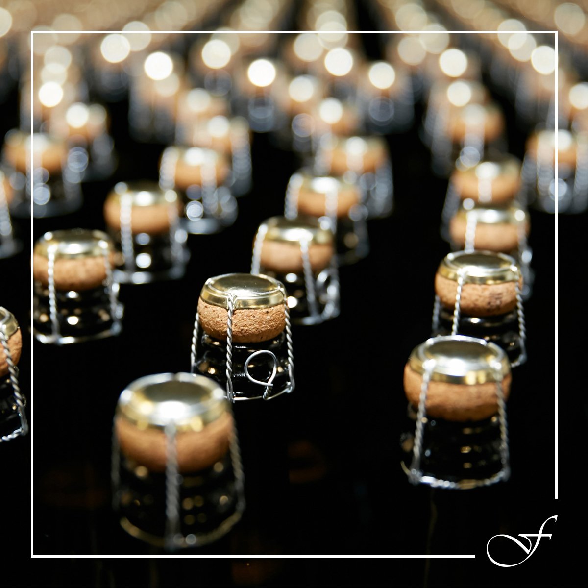 Sparkling Thursday! Zonin Prosecco ONLY £19.95 a bottle...  May as well have a couple, right? #fratelli #cicchetti #ampthill #woburn #prosecco