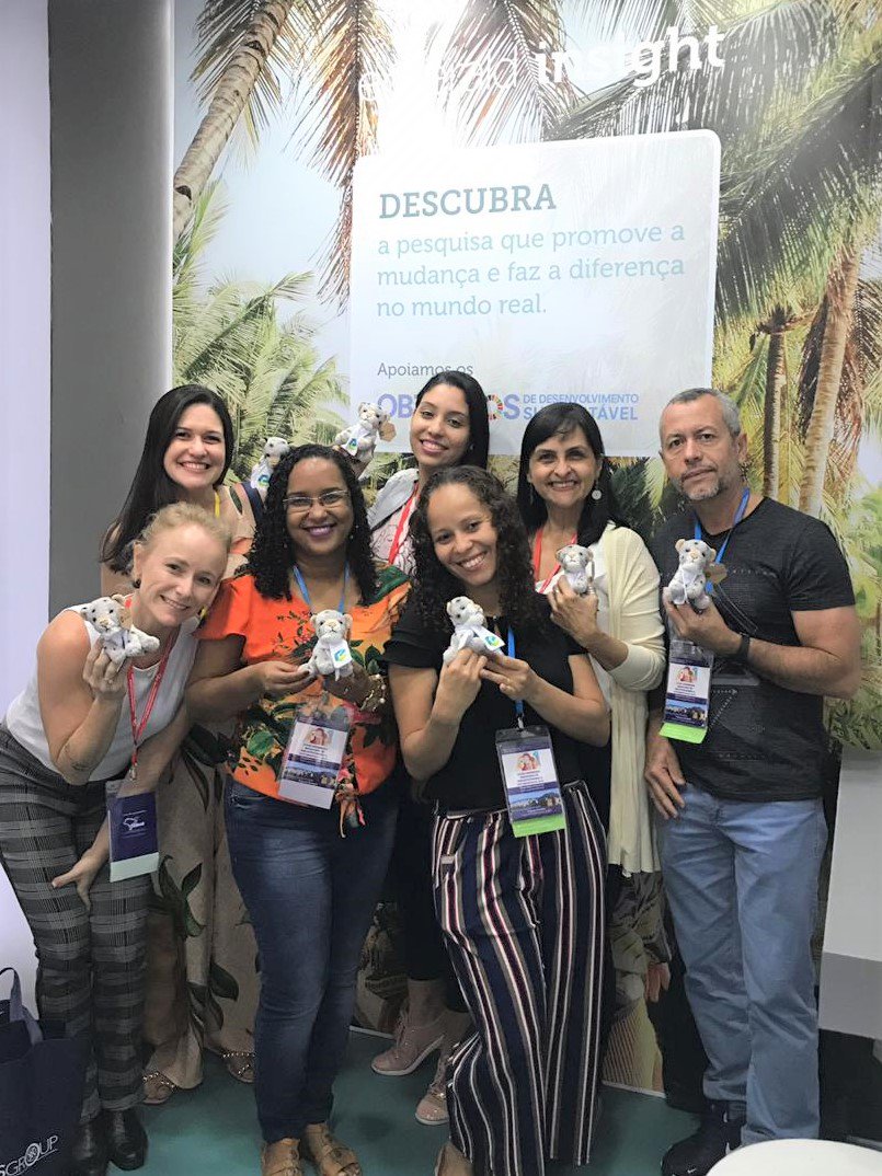 EmeraldLibrary's tweet photo. Obrigado a todos que nos visitaram durante o CBBD 2019 e à @febab pela organização deste evento tão importante para a comunidade bibliotecária! Não esqueçam de postar sua foto com o #EmeraldSnowLeopard e nos ajude a salvá-lo da extinção 😉 https://t.co/vaYslcD2Xw