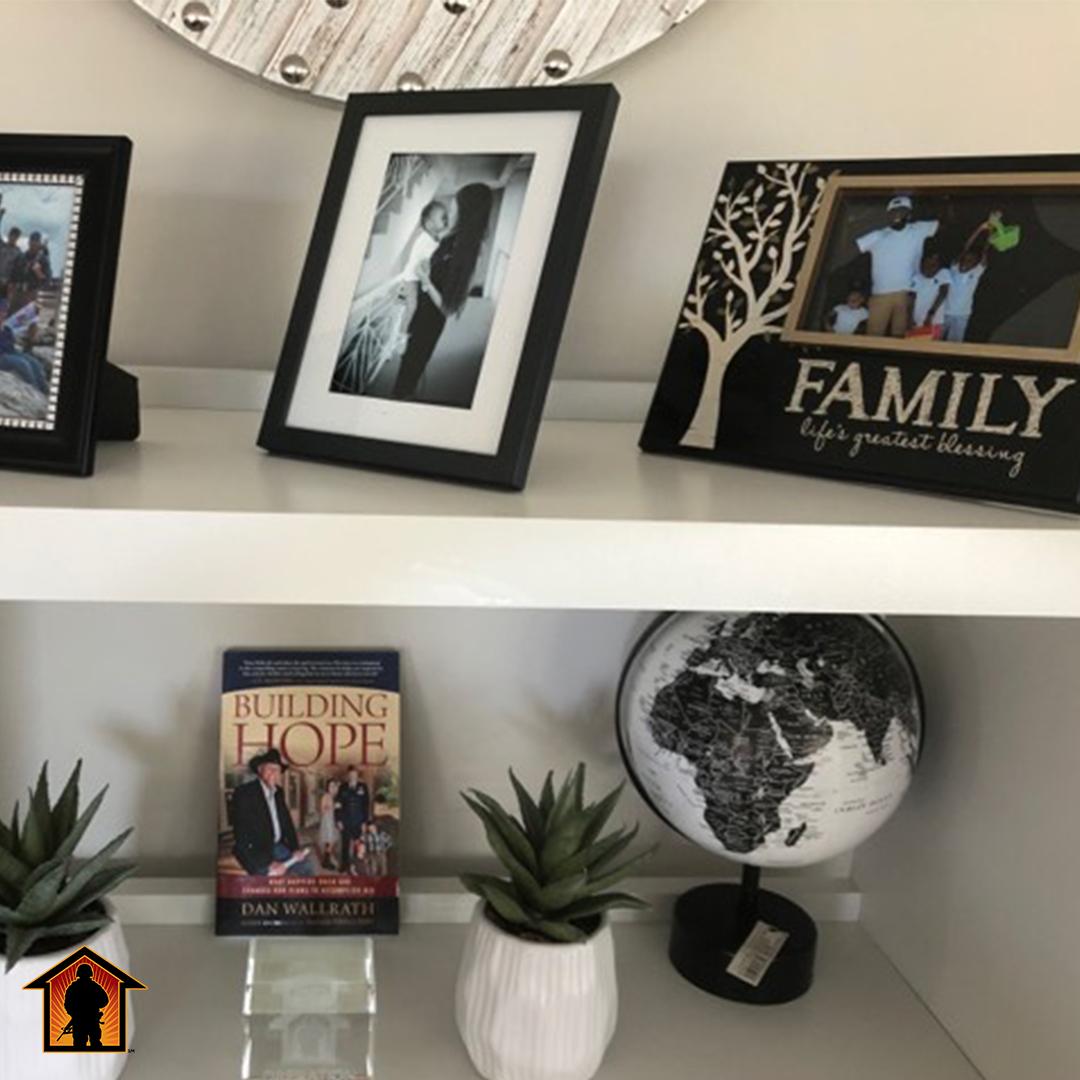 We spot Building Hope on U.S. #Army SGT Howard Appleby's shelf! In the book our founder Dan Wallrath shares the story of the God-orchestrated events that led him to start Operation FINALLY HOME. 

Get your copy: amzn.to/2mZeWUP