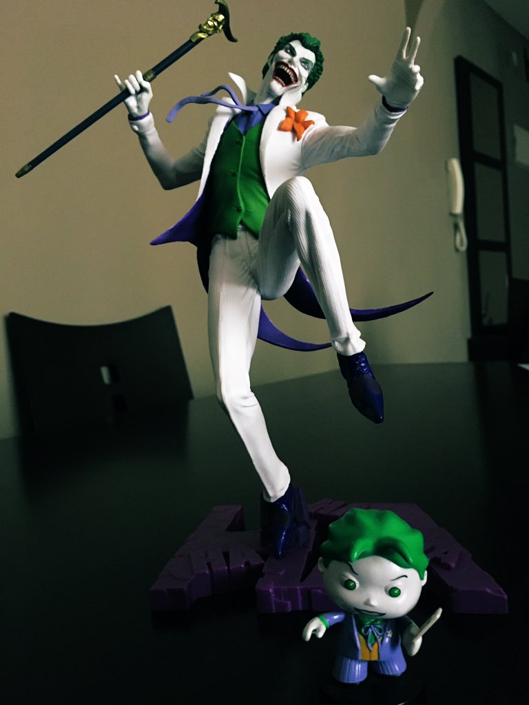 Nos vamos a ver #JokerMovie !!! Me llevo a estos encima, cómo un amuleto!!!🤣