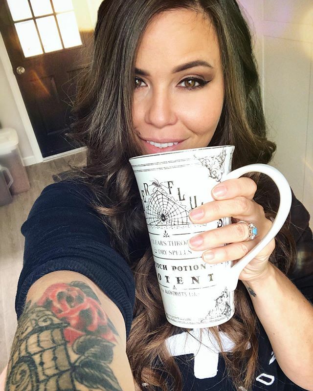 DyeStormere's tweet photo. Good Morning! ☕️🕷🕸
.
.
.
#selfie #coffee #itswhatsforbreakfast #iphone #dyestormere #caffeine #getinmybelly #humpday #butnohump #ithappens #cryoverthere #lovethismug #spiderfluid #yum #girlswithink #girlswithtattoos #inked #itsagoodday #aboveaverage … https://t.co/2ElcVNy5Hh https://t.co/xjnxI1jCDV