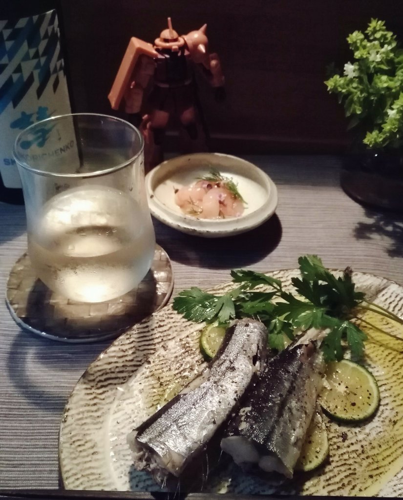 こいさん 彗 スコリチェンコ ジョージ 茹でさんま エルグルメ 甘エビの柚子胡椒マリネ 当然魚介類にも合う ハーブはパセリでもいいんだけど 彗とならバジルの方が良かった バジルは右奥のブッシュバジル スイートバジルに似た香り ウチのハーブ