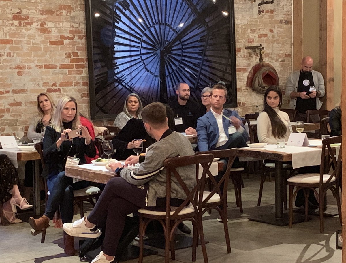 SPS_Commerce's tweet photo. We had such a great time last night in Toronto! Thanks to our partner @fishbowl, and our speakers, Mo Datoo from @E_Shipper and Irteza Omar from @nanoleaf for an exceptional event! #meetsps #SPSinTORONTO19 https://t.co/TmFttJSF2A