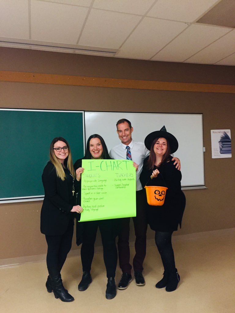 AimeeBrazil1's tweet photo. #Ed3660#PresentationNight #learningfromoneofthebest @Grade5Woolgar https://t.co/PL21UtKXnH