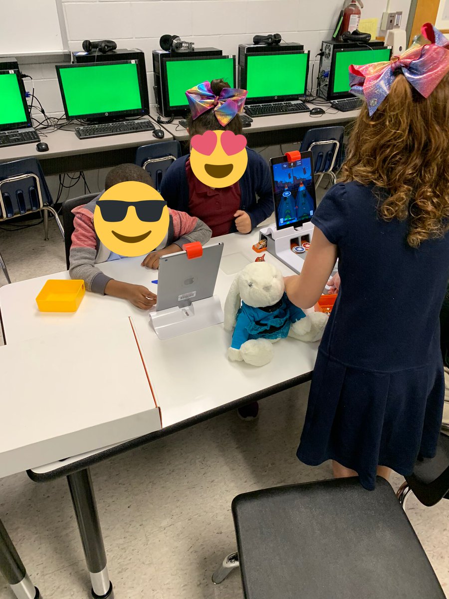 OSMO learning in the STEM lab. We can’t wait until more bases and the little genius kits come in. <a href="/PlayOsmo/">Osmo</a> <a href="/KenwoodElementa/">Kenwood Elementary</a>