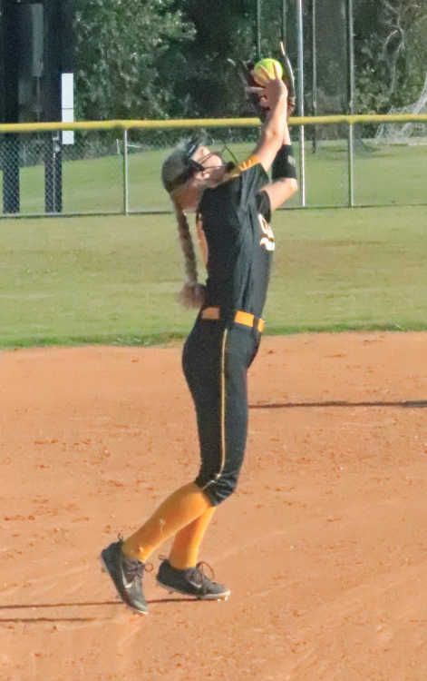 One thing Coach Lori Videmsheck will never do is sugar coat situations to her Cassville softball team. buff.ly/2Mq8fUl