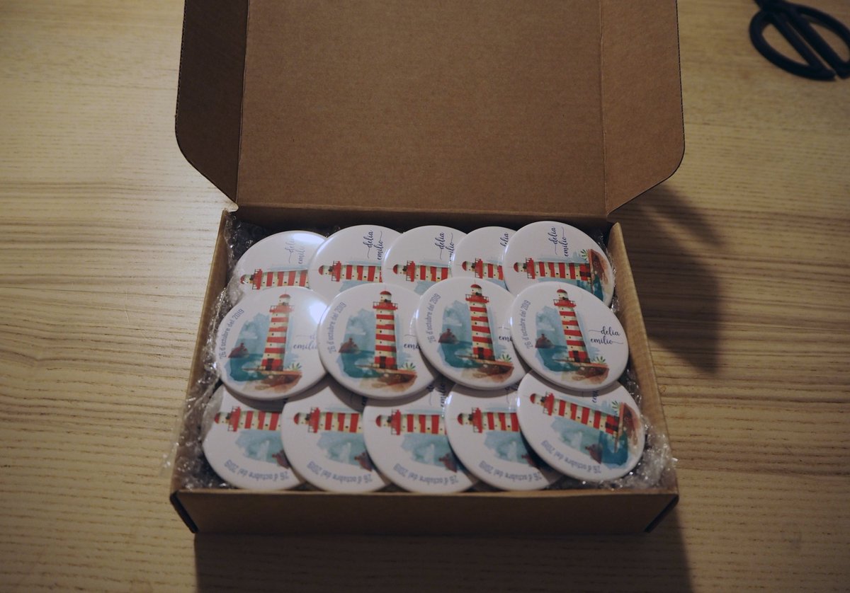 ButtonMarket's tweet image. #Buttons &amp;amp; #badges sent to Catalonia.