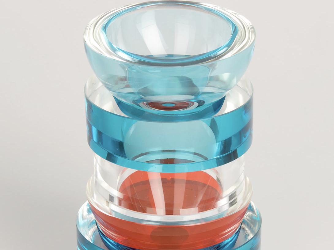 Trend Forecasting: Marianne Shillingford is the Creative Director at Dulux and will be discussing her research about how colour works within a variety of directional seasonal colour palettes.
colourindesignaward.org