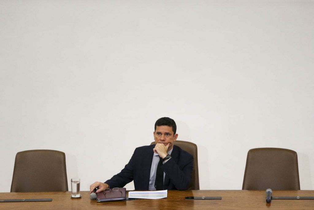 JotaInfo's tweet photo. TCU mantém suspensão de propaganda do ‘pacote anticrime’ de Moro. Ministros entendem, por maioria, que ao realizar publicidade de projeto de lei, governo constrange o Congresso: https://t.co/SRWaSjAv4X https://t.co/7dugbSCd1t