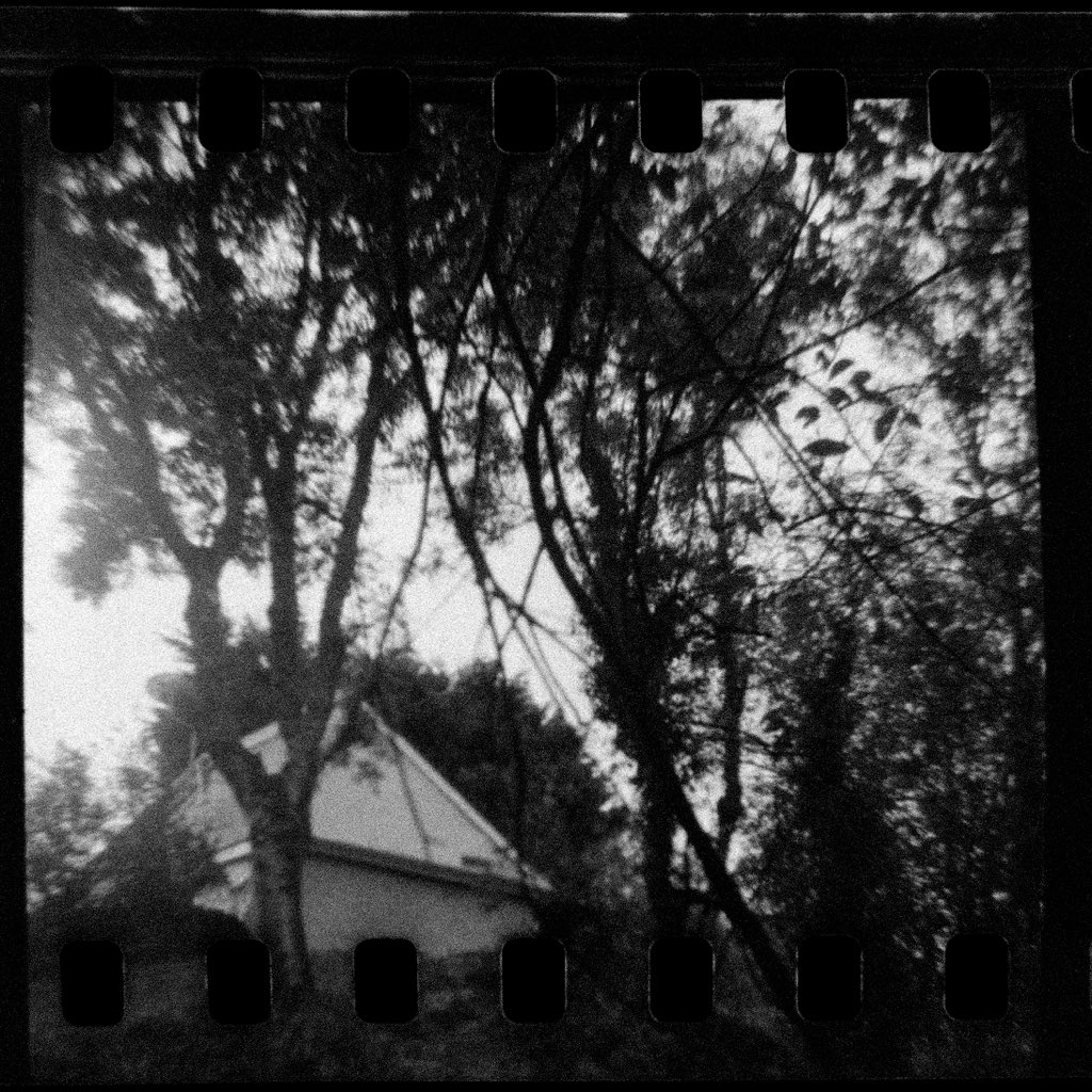 TobyVPhoto's tweet photo. #StreetCandyATM400 #respooled into #127format backing paper a d shot in a #BenciniComet #sprocketholes https://t.co/a35EzmpgdW
