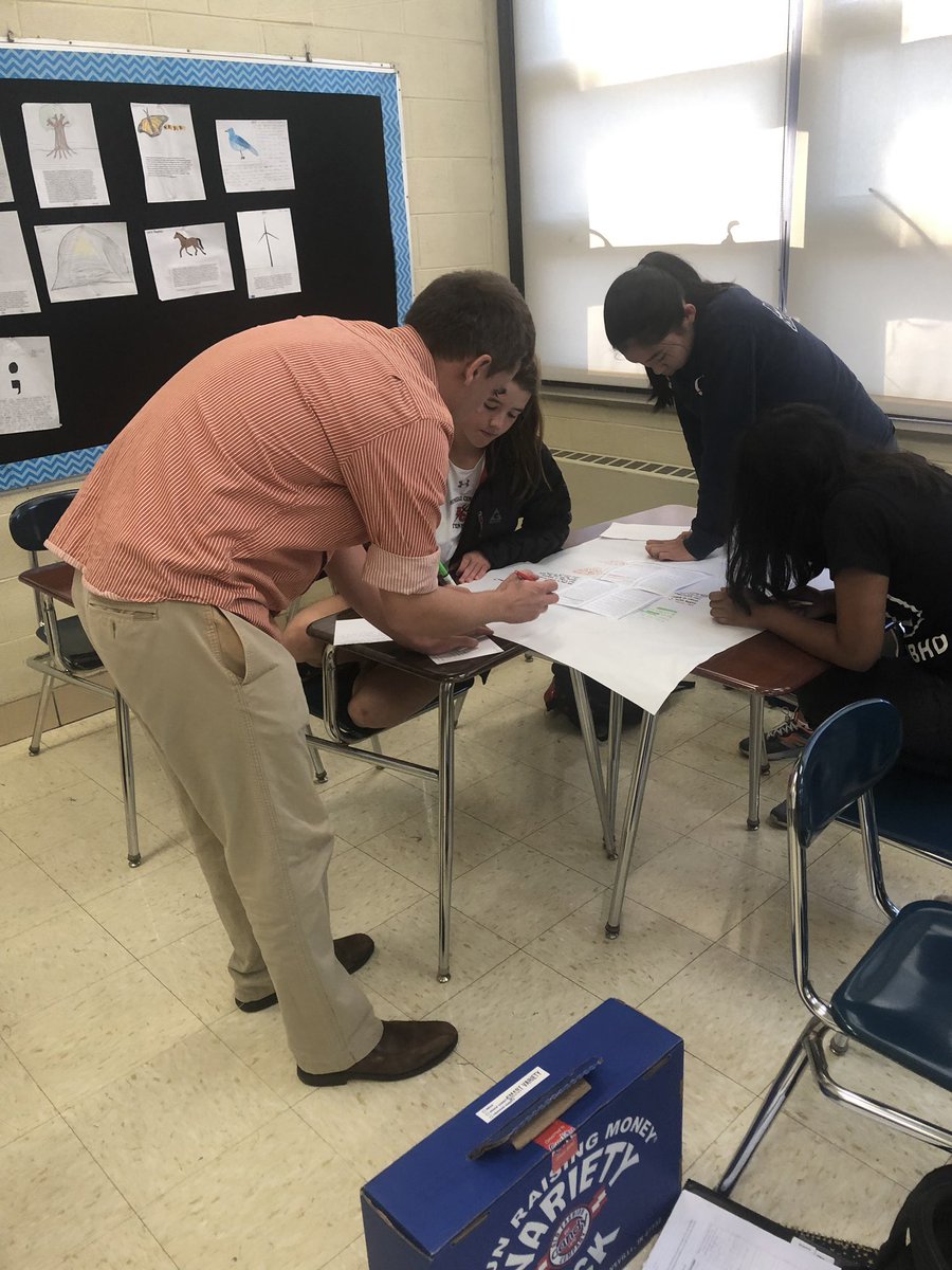 ThisIsHCHS's tweet photo. Enjoyed #WednesdayWalkThroughs with @SuptPrentiss as we stopped by English classrooms, from supporting students reading & writing to analyze text in βOf Mice and Menβ Ss & Ts doing great things in the classroom. @Hinsdale86 https://t.co/1TXeU7Oxpr