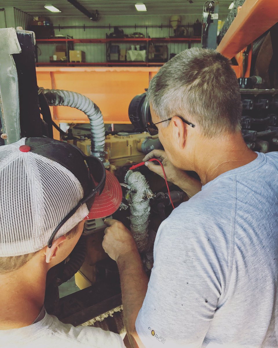 When you work on a farm, you're a gardener, electrician, and mechanic all in one. 👍🏻