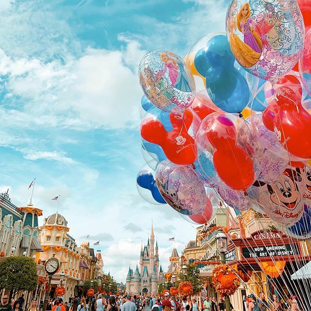 dianaaamarie's tweet photo. Main Street USA. β€οΈππ°ππ
β’
β’
β’
#disneyworld #waltdisneyworld #disney #disneyhalloween #mickeymouse #mickeyears #mickeysnotsoscaryhalloweenparty #fallatdisney #balloons #cinderellascastle #mainstreetusa https://t.co/K6W94RDlrP https://t.co/SkYp9XtNuT