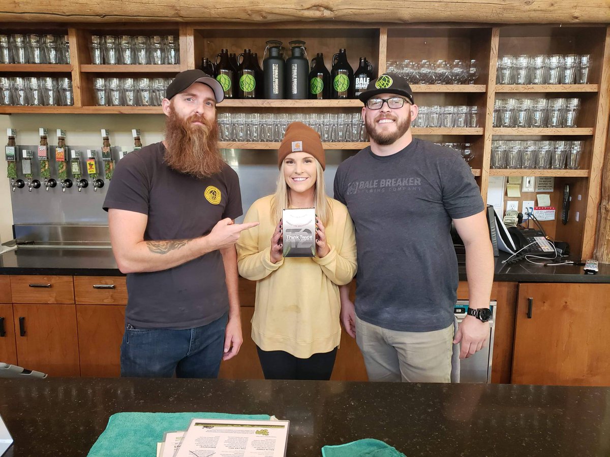 ThinkTwice4Life's tweet photo. Bale Breaker Brewing Company in Yakima, Wa #balebreaker #freshhops #hopcountry #yakimahops #wabeer #drinkcraftbeer #drinkwabeer #beer #craftbeer #craftbrewery #ithinktwice #knowbeforeyougo https://t.co/yOIFl6GuEZ https://t.co/XNQzRU8whC