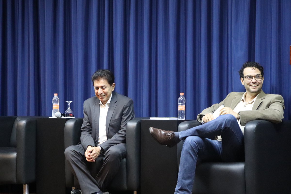 jcmunip19's tweet photo. No segundo horário, o grande @h.barbeiro e o consultor de comunicação @u.d.o Simon dividiram o palco em uma palestra bem humorada e até com sorteio de brindes!

A #jcmunip19 tem muito mais novidades e #inovacao você não pode perder https://t.co/j6O5R5i8zG