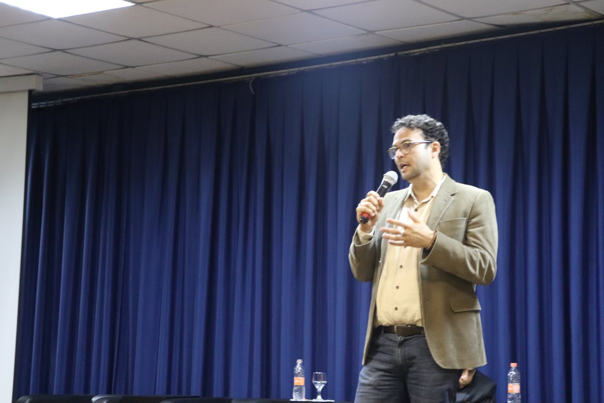 jcmunip19's tweet photo. No segundo horário, o grande @h.barbeiro e o consultor de comunicação @u.d.o Simon dividiram o palco em uma palestra bem humorada e até com sorteio de brindes!

A #jcmunip19 tem muito mais novidades e #inovacao você não pode perder https://t.co/j6O5R5i8zG