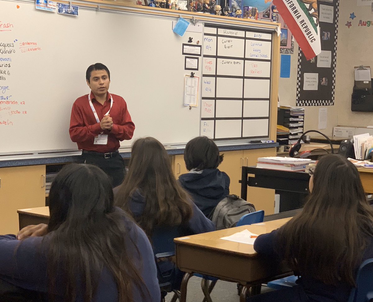 Niccole_SMBSD's tweet photo. ECJH career day today! Thank you to all the community members who came and spoke to our students. #SMBSDfamily #ECJHTitans https://t.co/XbJ3KXiVy2