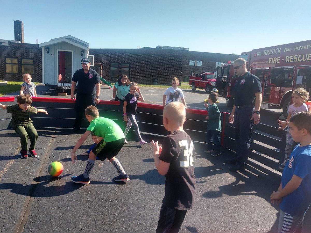 msholmstrom's tweet photo. Firefighters like recess too...@BristolSchoolWI #livinglikearenegade https://t.co/TyRDwd2Rp9