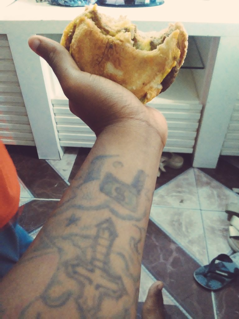 RblLuiz's tweet photo. Quer um pedaço de 🍔 ? 😁 rS .. #amomttudoisso ❤ https://t.co/VA9bb94xlL