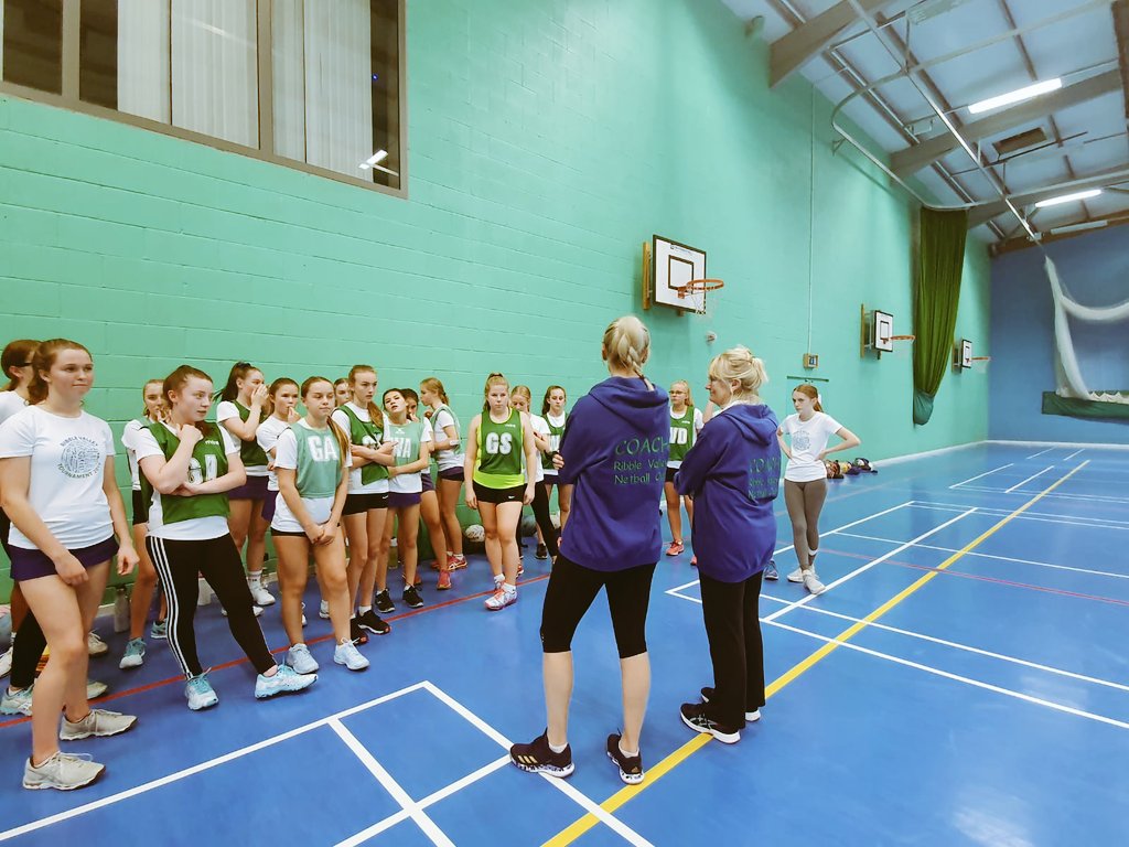 RVNC_'s tweet photo. Another fab night #NatsBack @nataliesymone with our u15 & u14 players. Nat put the girls through their paces & had a Q&A session to end what had been a fantastic night of training #netballfamily #thesegirlscan @motorpoint @Lancs_Netball @NW_Netball @LoomLoft @TheNetballShow https://t.co/Vet4JHtrki