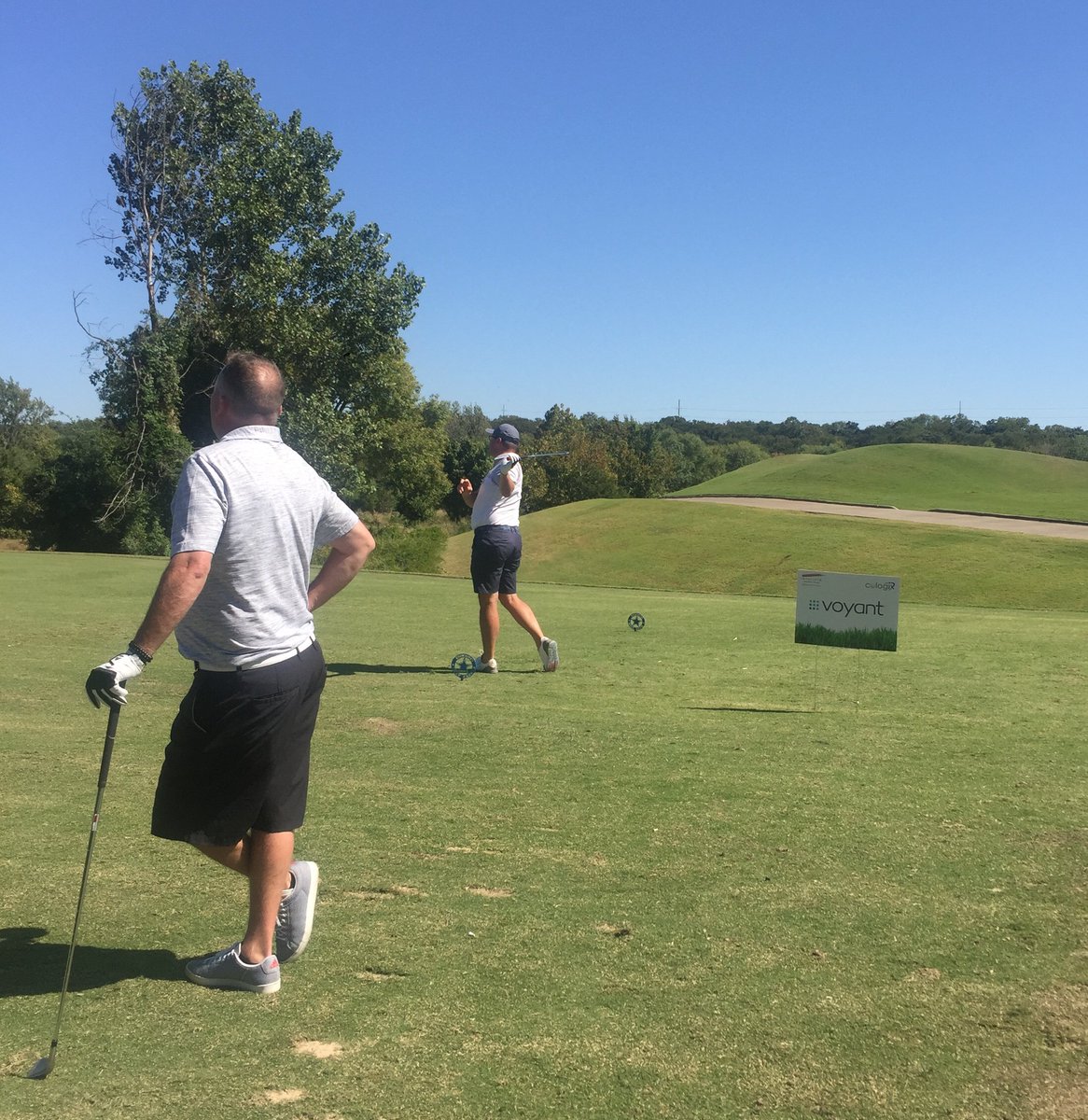 VoyantComm's tweet photo. A big THANK YOU to the #Cologix and #Intelisys teams for hosting this year’s golf tournament at the Cowboys Golf Club in Big “D”! We had a fabulous time golfing and networking with new friends and our partners at #Intellys,  #Mejeticks, #NextLink, ##RealCom and #TRCA - what fun! https://t.co/Z5Md3DQWyk