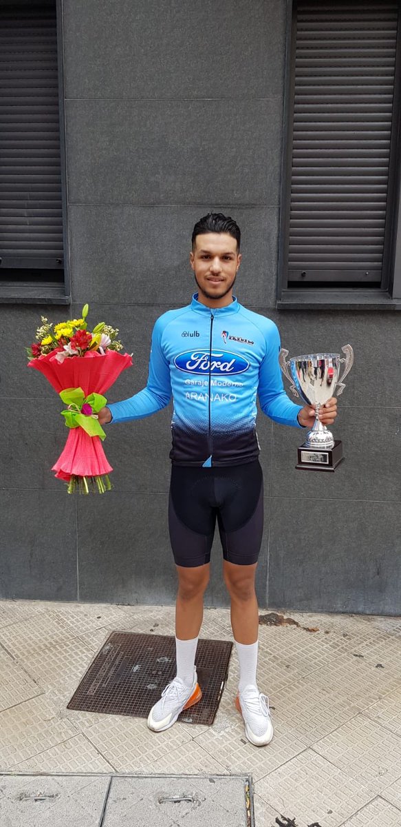 FordGarajeModerno-Aranako tweet media