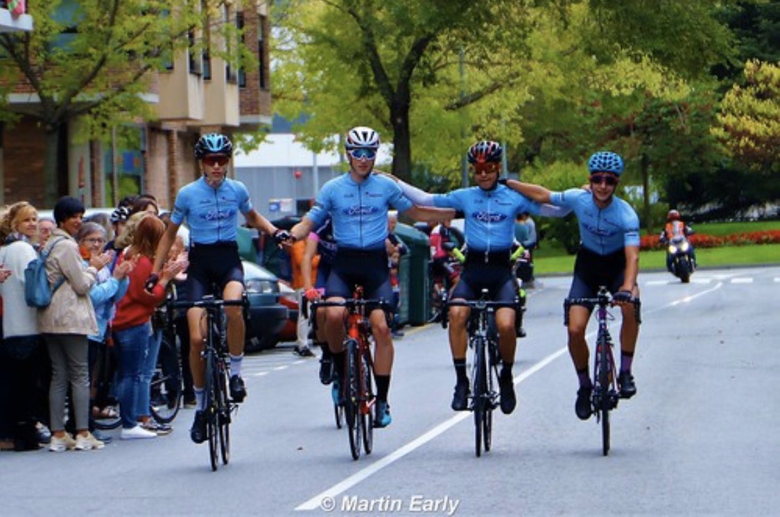 FordGarajeModerno-Aranako tweet media