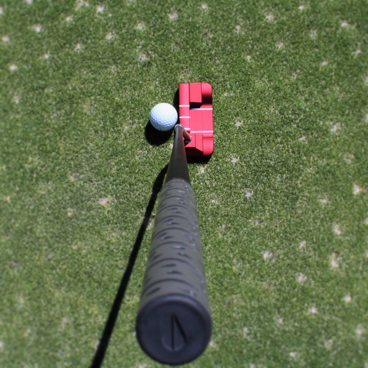 BloodlineGolf's tweet photo. Is three better than one? It has been proven that three alignment lines help to increase accuracy more than a single line, especially when you're aiming from behind. #bloodlinegolf #bloodlineputter #bloodlining #perfectaimeveryputt https://t.co/bB75dQTqIx