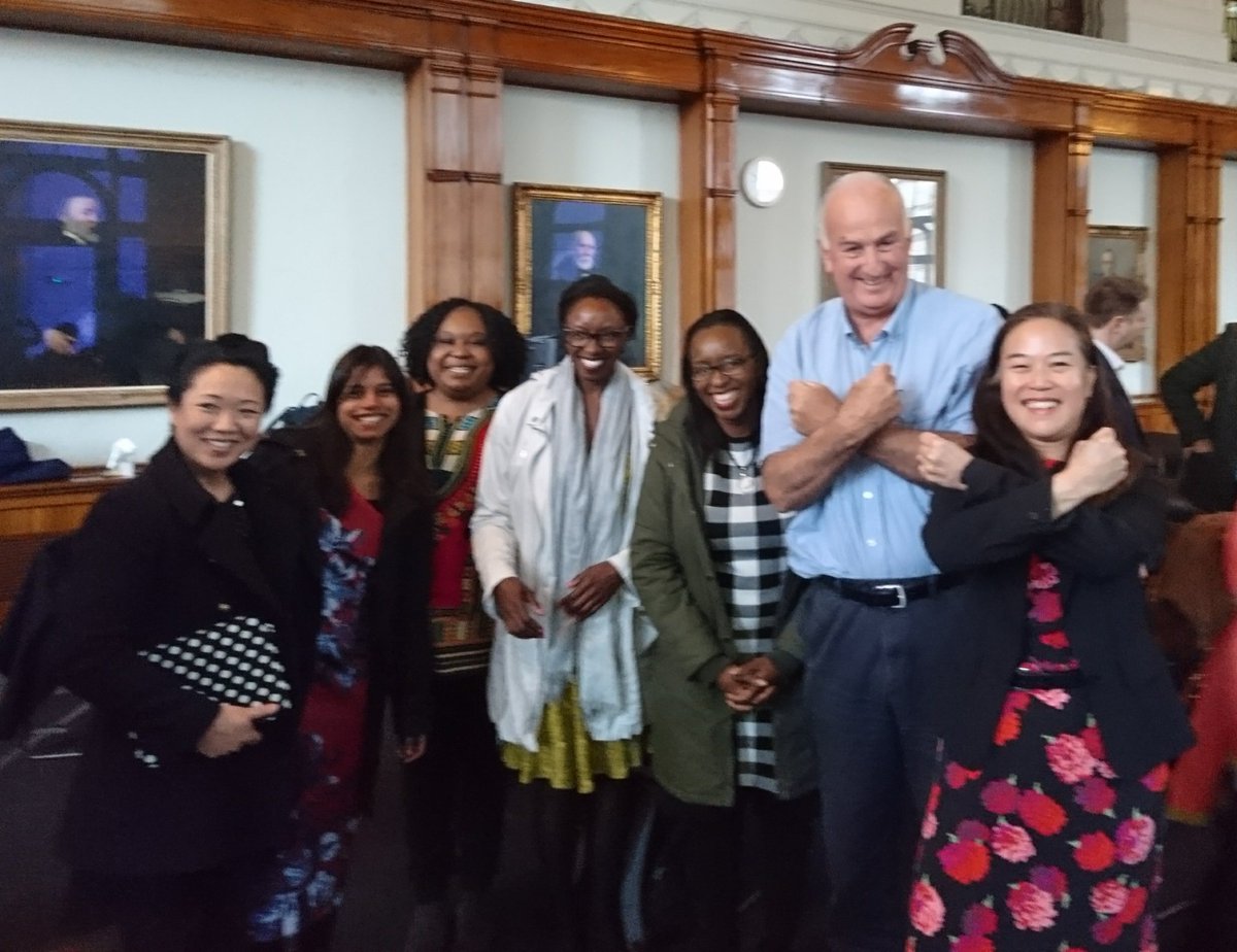 In a hall full of portraits of men we have the wonderful @GutteridgeC surrounded by inspirational female BME speakers and digital leaders <a href="/S_Amani/">رياضتي سعادتي</a> <a href="/RafiahB/">Rafiah</a> <a href="/V_LeeNHS/">Veronica Lee</a> <a href="/YMakinde1/">Yinka Makinde</a> Sarah Jensen and Shera Chok #WakandaForever #ShuriNetwork