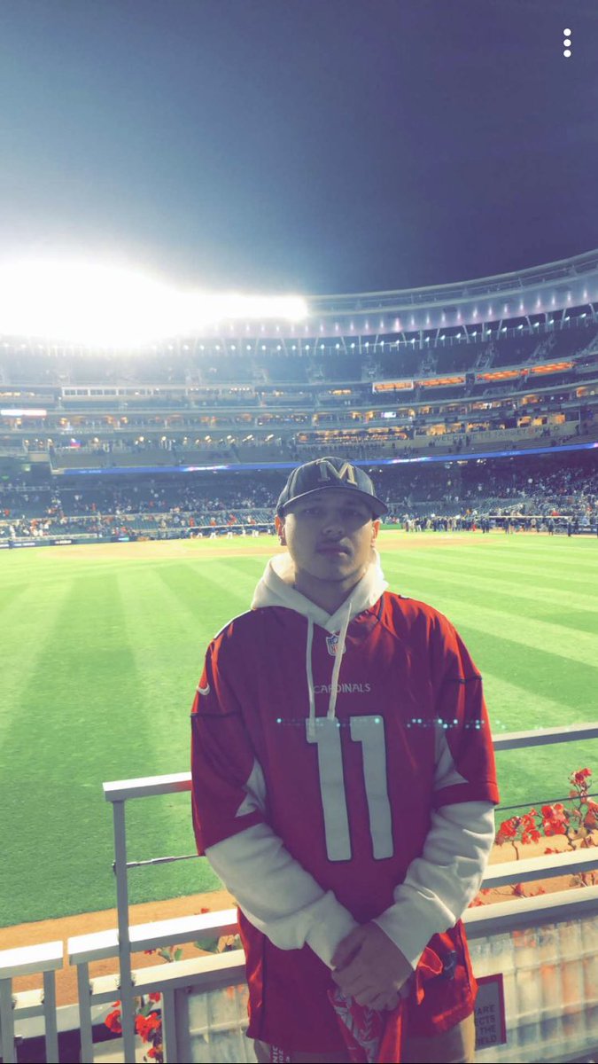 Gabemichal's tweet photo. Could’ve used you there for support @LarryFitzgerald #twins https://t.co/MeT9tyXvPl