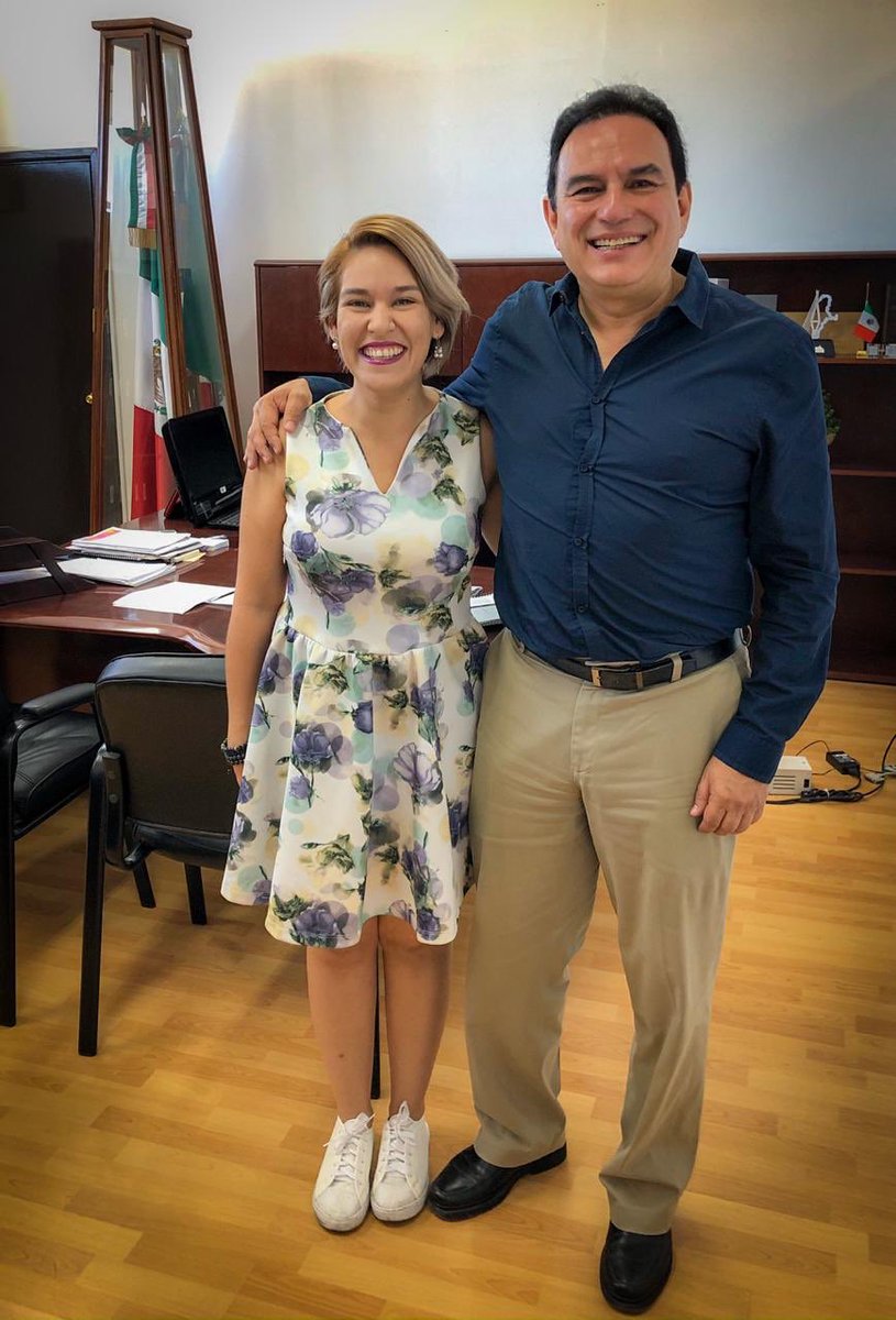 PaulinaMonreal_'s tweet photo. El día de hoy me reuní con  @Corrujedo_AMD director de @AMD_Durango para empatar agendas y poder conocer de cerca los trabajos del servicio de agua potable en beneficio de la ciudadanía. El cuidado del agua es tarea de sociedad y gobierno, ¡trabajemos juntos para cuidarla! https://t.co/FYQEGKqrjS