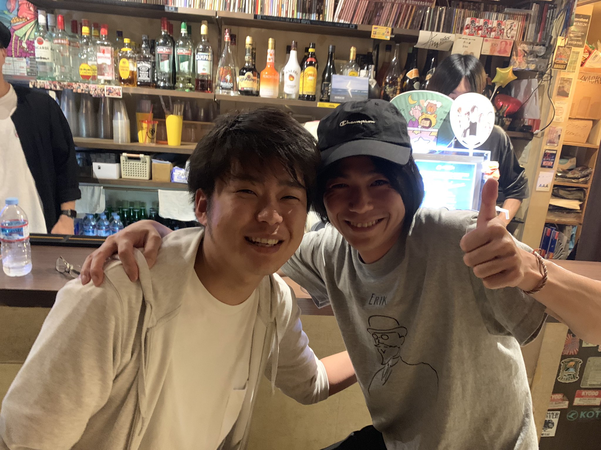 ライトニング ザ ヒカル Twitterren 福岡にライブでした まさかの Andymoriでalである小山田壮平さんに お会いしました 大学時代に曲をコピーしてた人に 憧れた人にビール奢ってもらいました ものすごく緊張しすぎてブサイクな顔が さらにブサイクになったけど