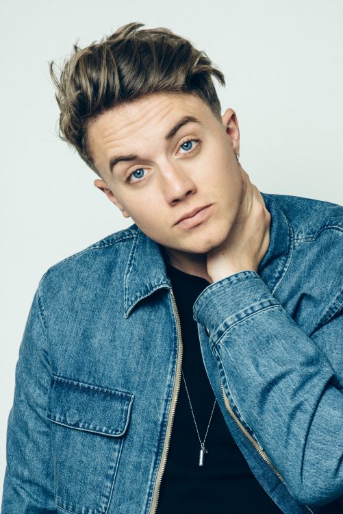 WHSmith's tweet photo. Come and meet VICK HOPE and ROMAN KEMP signing Listen Up at WHSmith WESTFIELD LONDON on Tuesday 22nd October from 2pm.
Ticket+Book https://t.co/WlHHRmg3mm
@romankemp @VickNHope @westfieldlondon #WHSmithEvents https://t.co/9ZBlSI9cVI