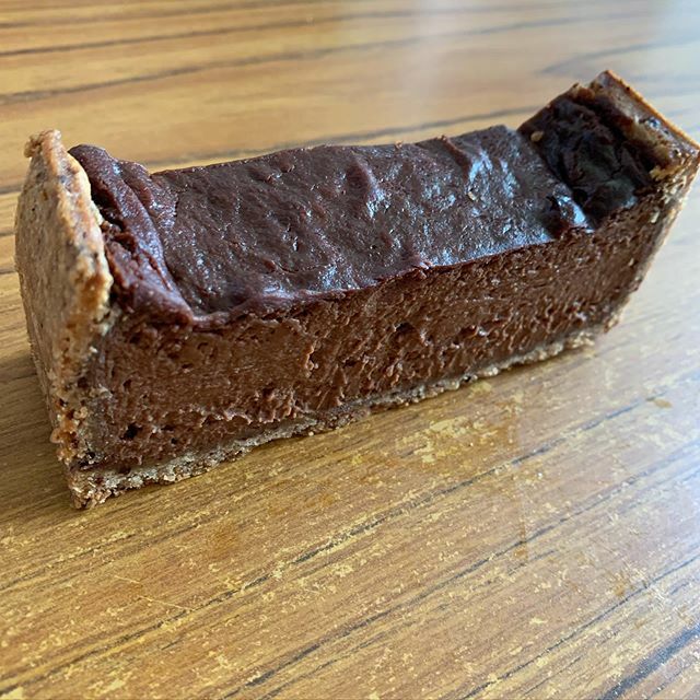 hubert_quach's tweet photo. Flan chocolat @plaqchocolat 
#dessert #pastry #patisseries #troptropbon #viennoiseries #atester #trestresbon #sweet #sucre #becsucre #frenchpastry #frenchfood #foodpic #foodpastry #toeatlist #totrylist #pastryshop #instafood #bakery #pastrylove #parispas… https://t.co/QZrwTt2waB https://t.co/BixXS8ISB6